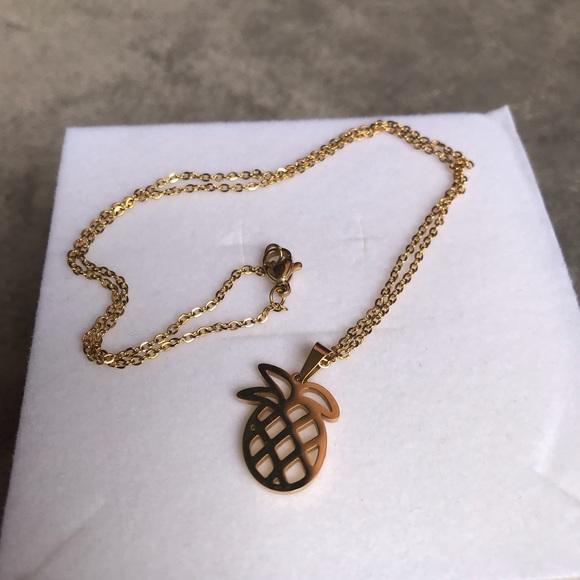 Gold Pineapple 🍍 Tropical Necklace - Picture 2 of 4